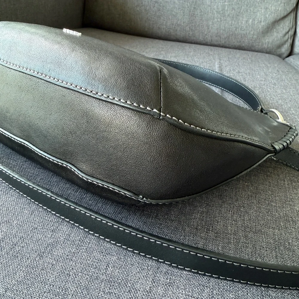 Black Swing Handbag - Picture 6 of 12